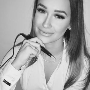 Meet your Posher, Caitlin